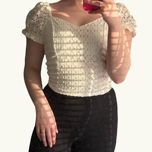 LACE CROP TOP